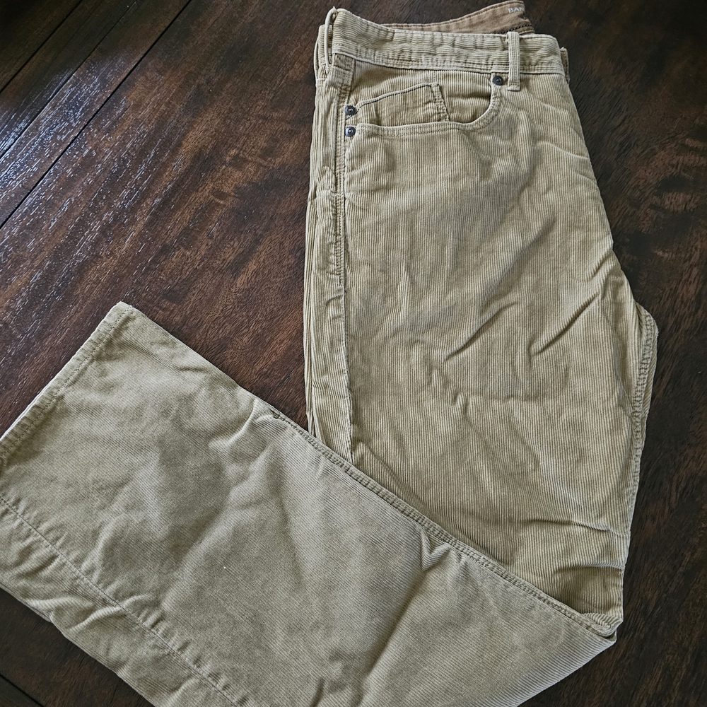Banana Republic Men's Corduroy Pants in Tan